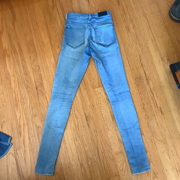 H&M - super high waisted and stretchy jeans - Picture 3 of 4
